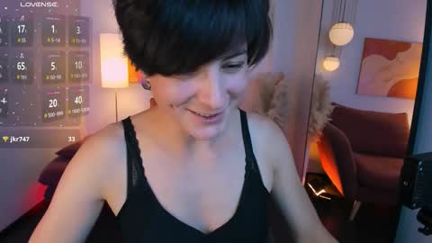 Snapshot of loren_daze chatting on 10.15.25 Loren online show from 10.15.25