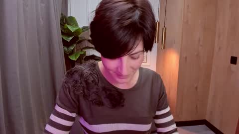 Snapshot of loren_daze chatting on 10.22.25 Loren online show from 10.22.25