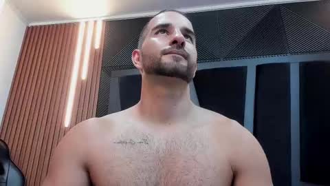  L O R E N Z O  Thumbs Up help  online show from 09.27.25