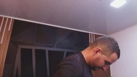  L O R E N Z O  Thumbs Up help  online show from 04.04.26