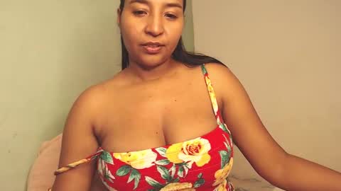 Snapshot of loretta_ chatting on 01.04.25 Loretta Gmez online show from 01.04.25