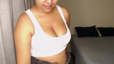 Snapshot of loretta_ chatting on 03.01.25 Loretta Gmez online show from 03.01.25