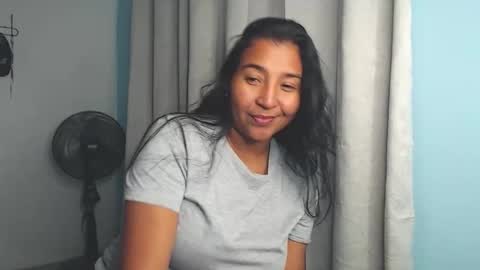 Snapshot of loretta_ chatting on 11.19.25 Loretta Gmez online show from 11.19.25