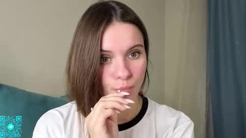 Snapshot of lorettadunnelli chatting on 10.25.25 Chloe for Fan BlackHole online show from 10.25.25