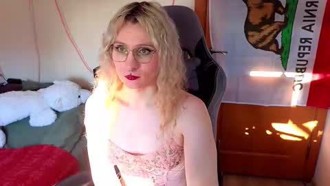 Lori -----------------------------------    online show from 02.18.26