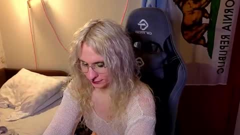 Lori -----------------------------------    online show from 03.26.26