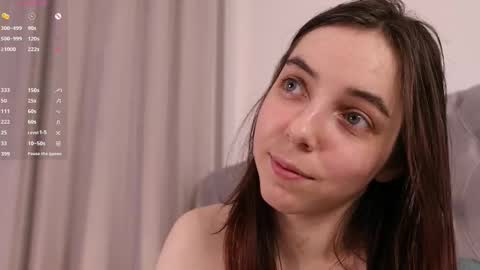 Snapshot of lornaelin chatting on 03.08.25 Dia 700-1630Rose 1900-430UTC1 online show from 03.08.25