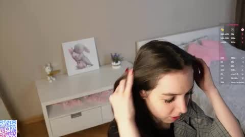 Snapshot of lornaelin chatting on 09.23.25 Dia 700-1630Rose 1900-430UTC1 online show from 09.23.25