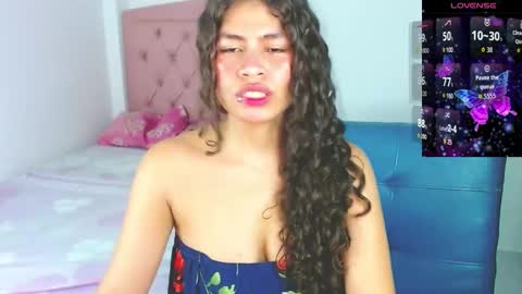 Snapshot of lorraine_rosse chatting on 11.07.25 lorraine online show from 11.07.25