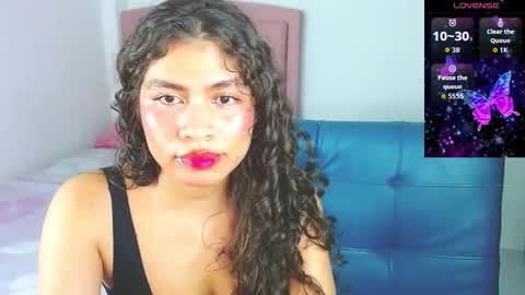 Snapshot of lorraine_rosse chatting on 11.15.25 lorraine online show from 11.15.25