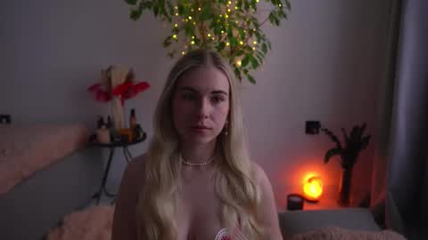 Lorrie online show from 09.14.25