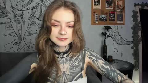 Snapshot of lostallice chatting on 02.14.26 lostallice online show from 02.14.26