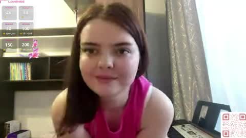 Snapshot of loudeguise chatting on 05.24.26 Esma online show from 05.24.26