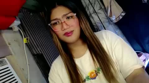 Snapshot of louheart chatting on 12.27.24 Sweet online show from 12.27.24