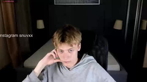 Snapshot of louie_evans chatting on 09.09.25 louie_evans online show from 09.09.25