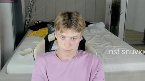 Snapshot of louie_evans chatting on 09.17.25 louie_evans online show from 09.17.25