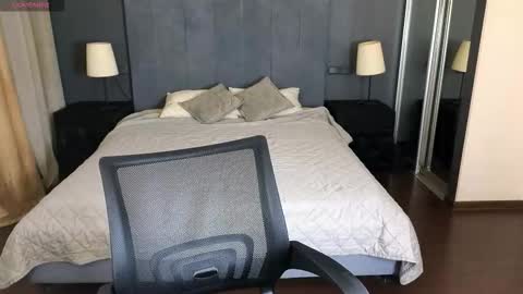 Snapshot of louie_evans chatting on 09.21.25 louie_evans online show from 09.21.25