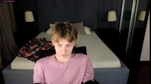 Snapshot of louie_evans chatting on 09.23.25 louie_evans online show from 09.23.25