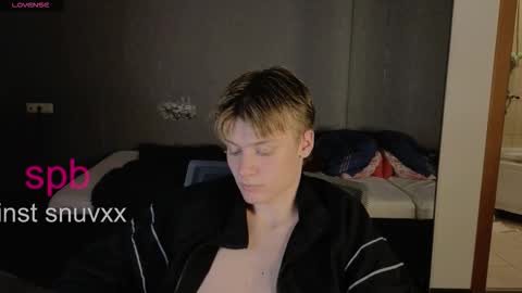 Snapshot of louie_evans chatting on 10.03.25 louie_evans online show from 10.03.25