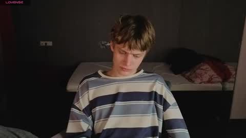 Snapshot of louie_evans chatting on 10.09.25 louie_evans online show from 10.09.25