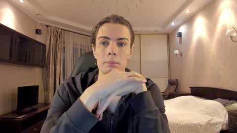 Snapshot of louis_preston chatting on 02.16.25 Mark online show from 02.16.25