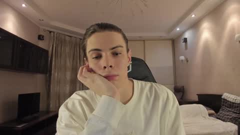 Snapshot of louis_preston chatting on 02.17.25 Mark online show from 02.17.25