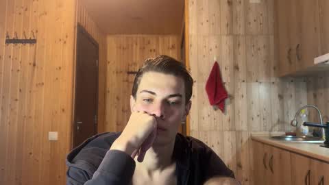 Snapshot of louis_preston chatting on 11.28.25 Mark online show from 11.28.25