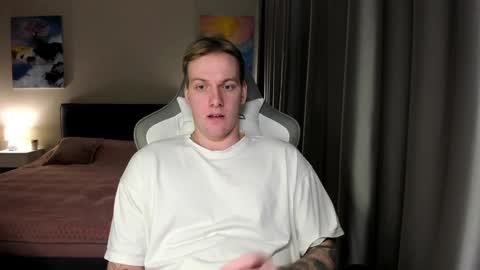 Snapshot of louisjafferson chatting on 12.30.24 Louis online show from 12.30.24