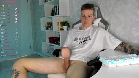 Snapshot of louisjafferson chatting on 02.08.25 Louis online show from 02.08.25