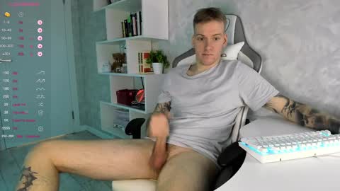 Snapshot of louisjafferson chatting on 02.13.25 Louis online show from 02.13.25