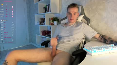 Snapshot of louisjafferson chatting on 02.26.25 Louis online show from 02.26.25