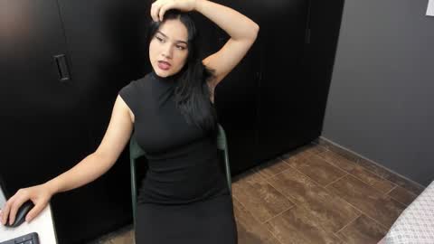 Kristen LoveBerry online show from 10.31.25