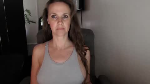 LoVe On  online show from 11.08.25