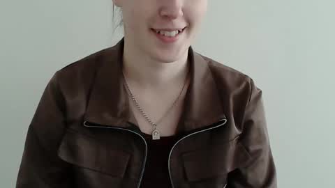 Vivian online show from 11.06.25