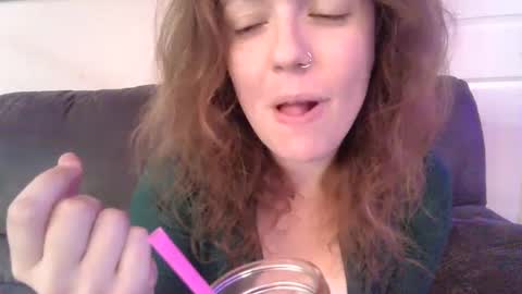 Snapshot of loveconnie chatting on 09.17.25 Connie Rae online show from 09.17.25