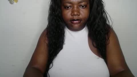 Snapshot of lovecumsluttie chatting on 11.29.25 mila online show from 11.29.25