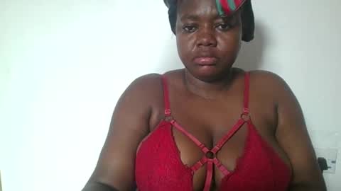 Snapshot of lovecumsluttie chatting on 01.10.26 mila online show from 01.10.26