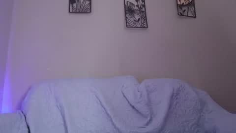 Snapshot of loveegirll chatting on 06.18.26 katalina online show from 06.18.26