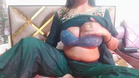 Snapshot of lovefunnitya chatting on 02.23.25 Divya online show from 02.23.25