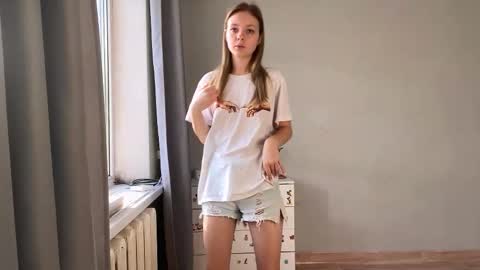 Ella online show from 11.19.25