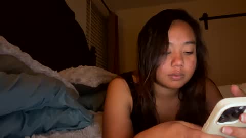 Snapshot of lovellly_ chatting on 02.24.25 Love online show from 02.24.25