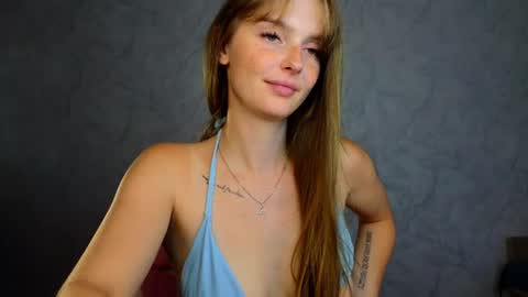 Snapshot of lovelly_molly chatting on 07.06.26 Molly online show from 07.06.26