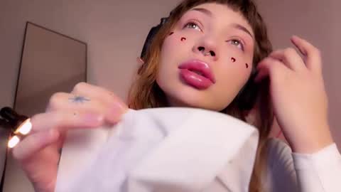 Snapshot of lovelorn_ chatting on 02.15.25 Elsa online show from 02.15.25