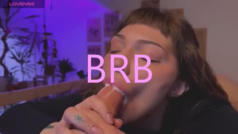 Snapshot of lovelorn_ chatting on 10.26.25 Elsa online show from 10.26.25