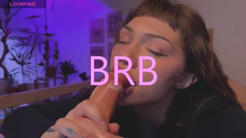 Snapshot of lovelorn_ chatting on 11.08.25 Elsa online show from 11.08.25