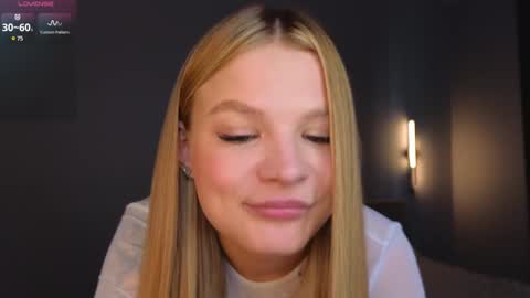 Snapshot of lovely_babyy chatting on 02.02.25 Jenny online show from 02.02.25