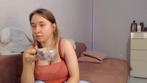 Lovely Hayley online show from 01.05.25