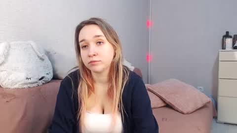 Lovely Hayley online show from 02.02.26