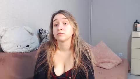 Lovely Hayley online show from 02.05.26