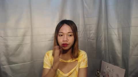 lovely_lianne online show from 10.03.25